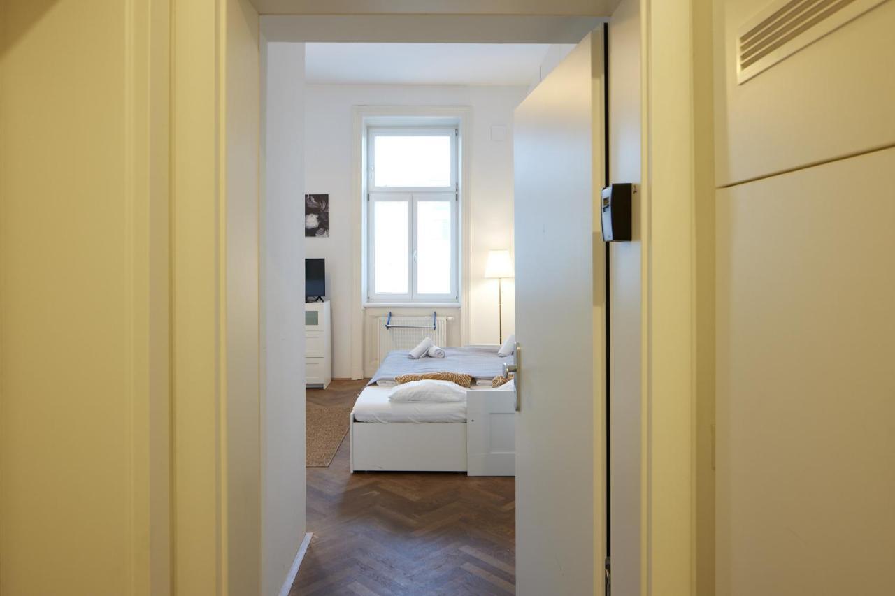 Nice Studio Close To Metro III Viena Exterior foto