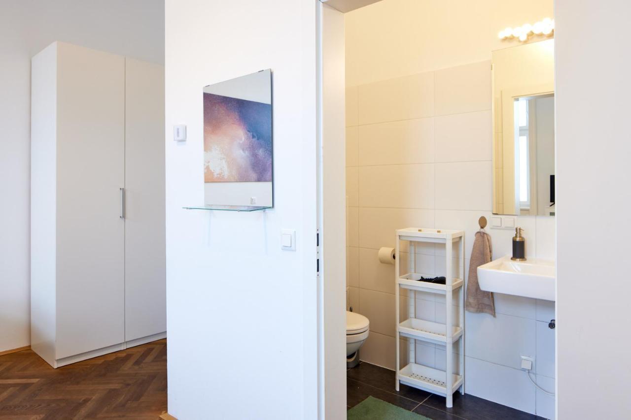 Nice Studio Close To Metro III Viena Exterior foto
