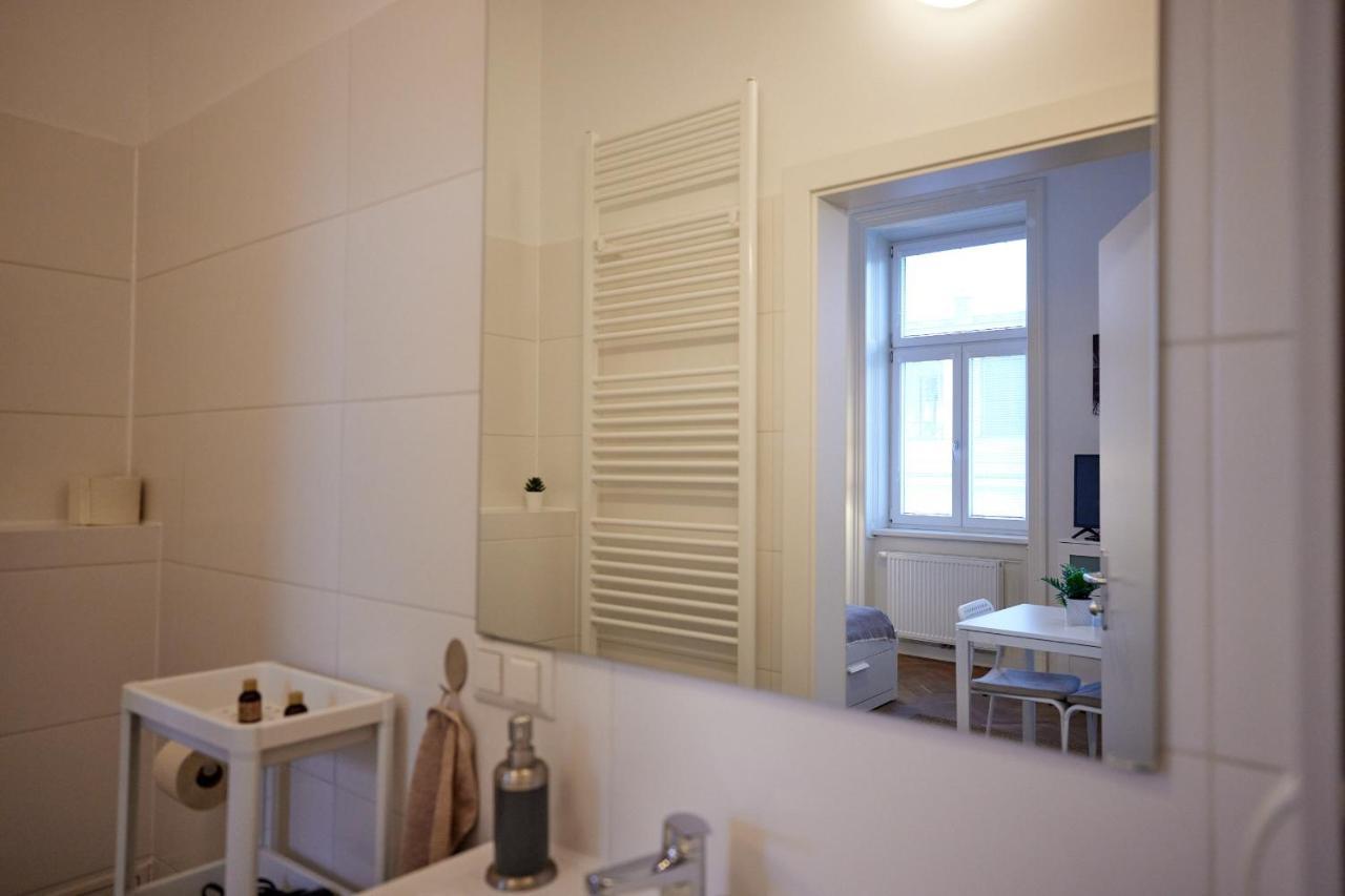 Nice Studio Close To Metro III Viena Exterior foto